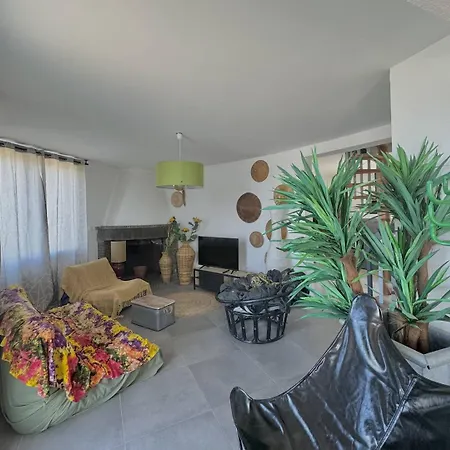 Apartment En Front De 6blion65 *
